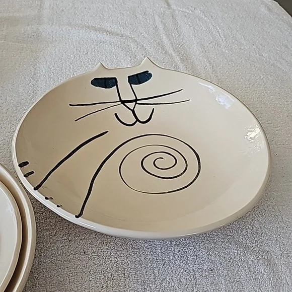 Vintage Set of 4 Bowls - Picture 4 of 12